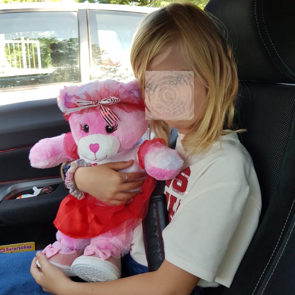 Blij gezichtje Knuffel Gemaakt _ Make-Your-Teddy KidsWorkshop_2