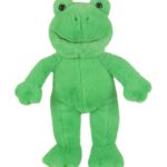 Groene pluche kikkerknuffel met zachte vacht, ronde oogjes en vriendelijke glimlach op witte achtergrond.
